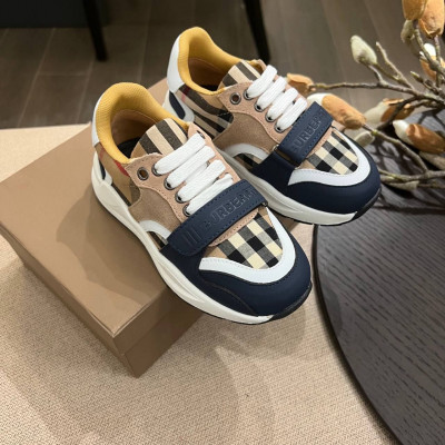 440490.G22. Кроссовки Burberry