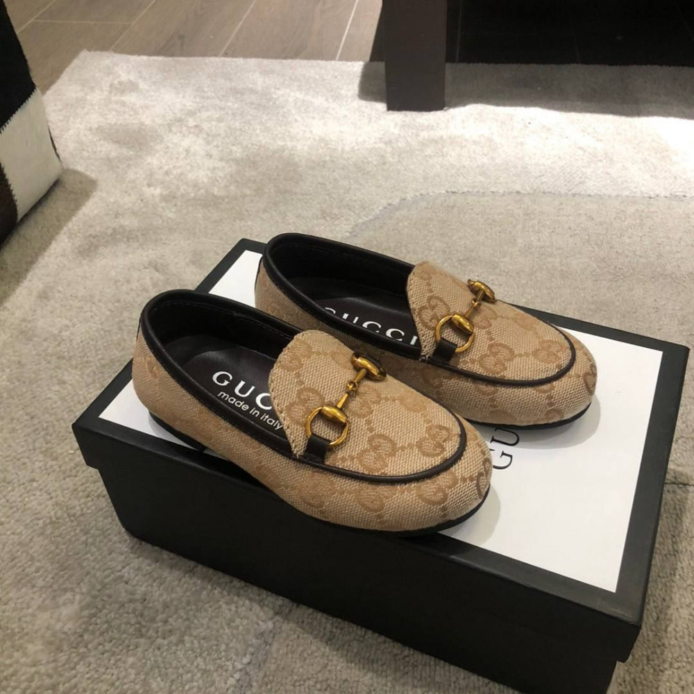 490550. Лоферы Gucci.