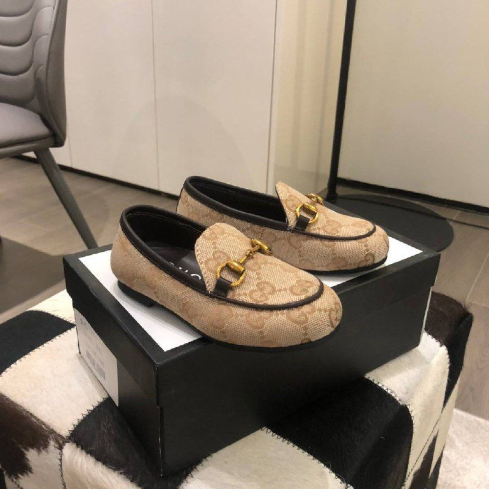 490550. Лоферы Gucci.
