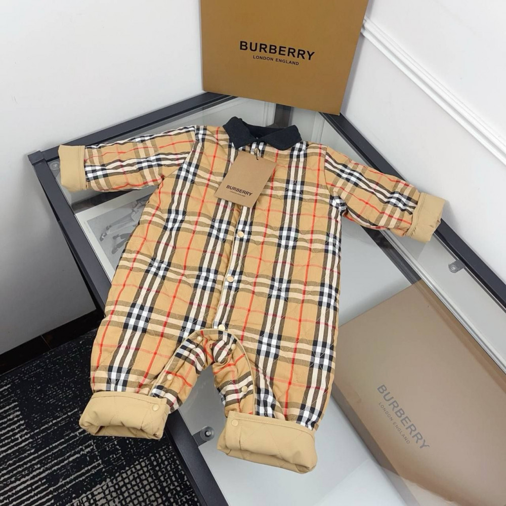 600650. Комбинезон двусторонний Burberry. Размеры 73-100. Качество оригинала. B24. D9. burberry