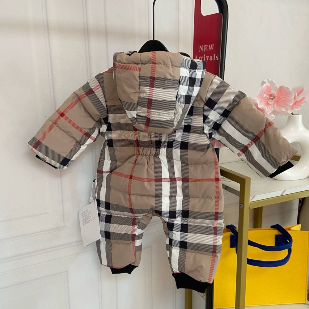 670720. Комбинезон Burberry. Размеры 738090100. Качество оригинала. B31. D9.
