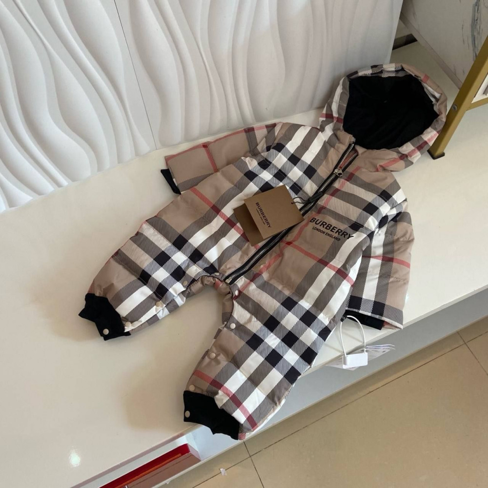 670720. Комбинезон Burberry. Размеры 738090100. Качество оригинала. B31. D9.