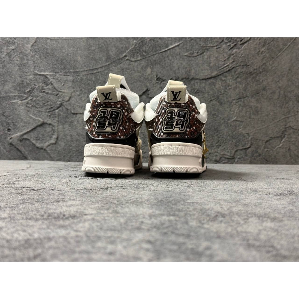 Кроссовки Louis Vuitton.