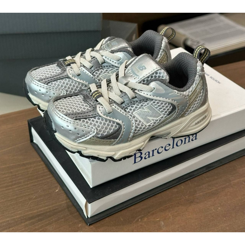 Кроссовки New Balance.