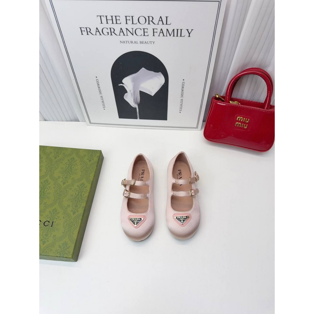 Туфли Prada.