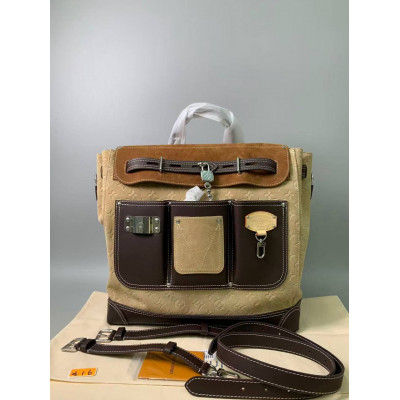 Сумка Louis Vuitton Steamer 40 из коллекции Workwear сочетает в себе классический дизайн элементы ра