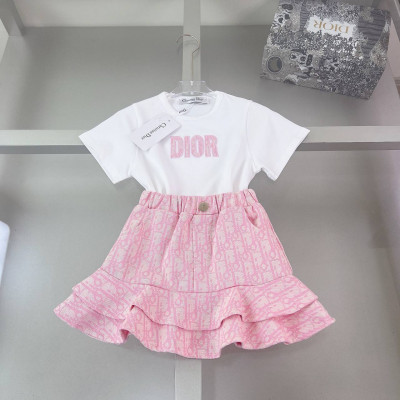 D21. Комплект футболка, юбка Dior.