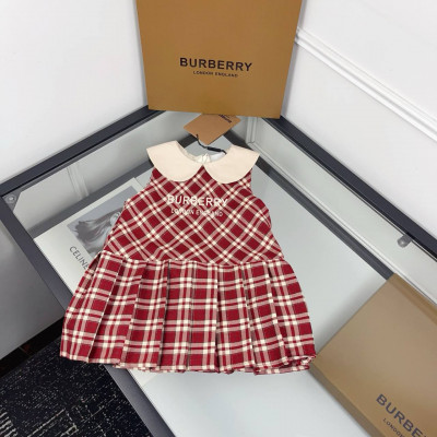 D14. Платье Burberry.