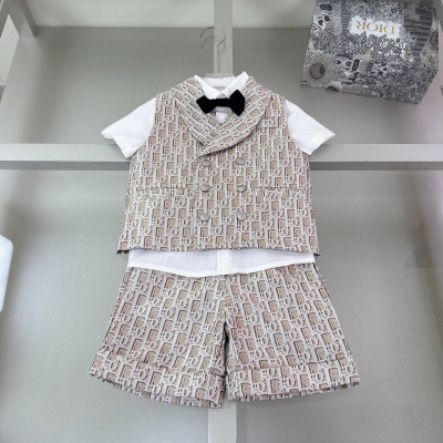 D28. Комплект жилет, рубашка, шорты Dior.