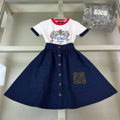 F21. Комплект футболка, юбка Fendi.