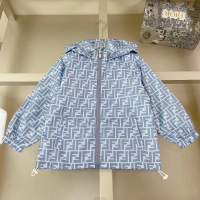 F22. Ветровка Fendi.