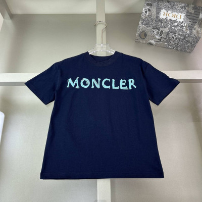 M11. Футболка Moncler.