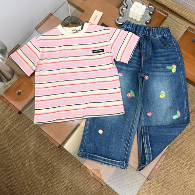 M22. Комплект футболка, джинсы Miu Miu.