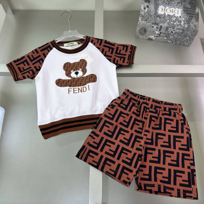 В17. Комплект футболка , шорты Fendi