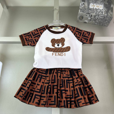 В17. Комплект футболка , юбка Fendi